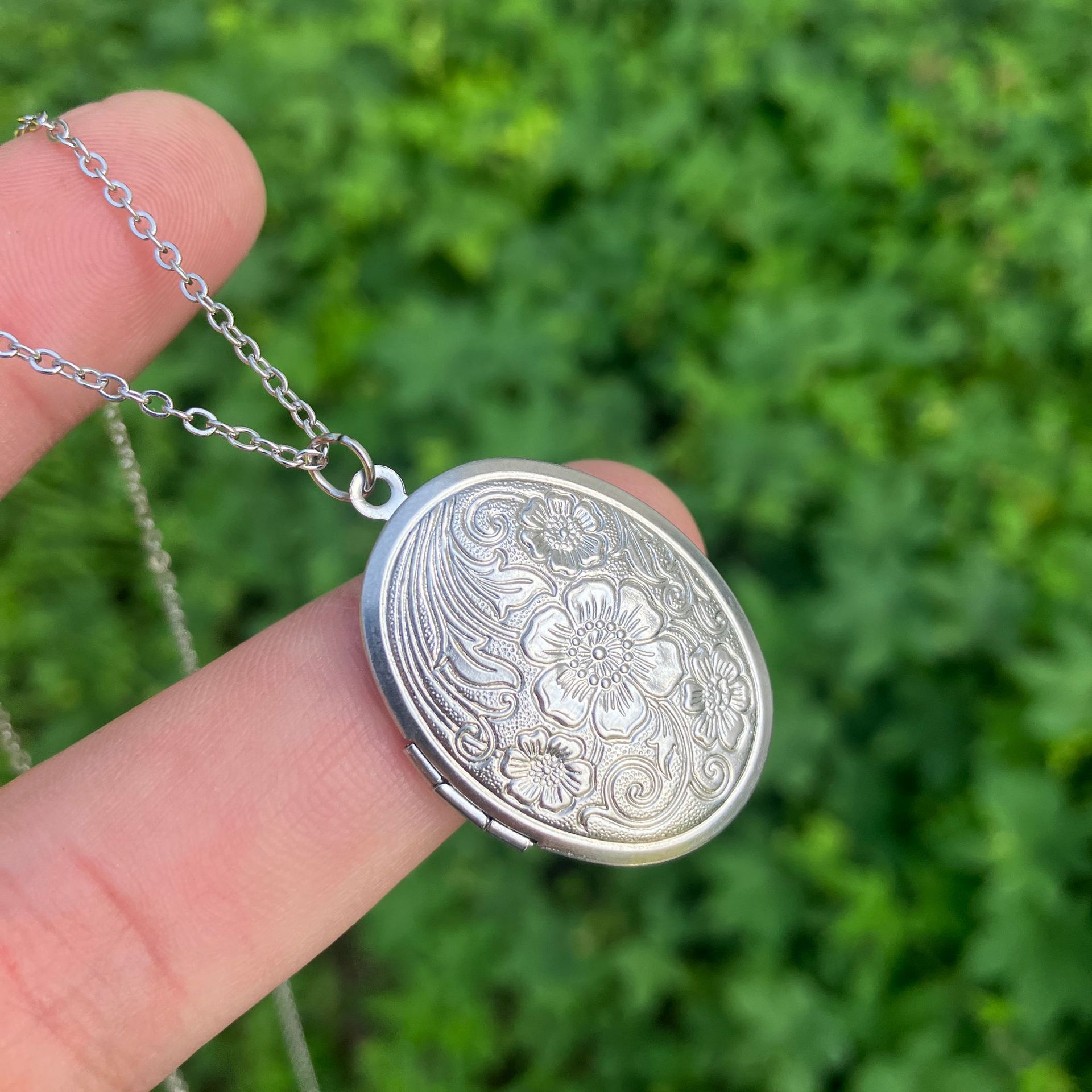 Bloemige ovale hartvormige han - Heart Locket Necklace Photo recensie en prijs